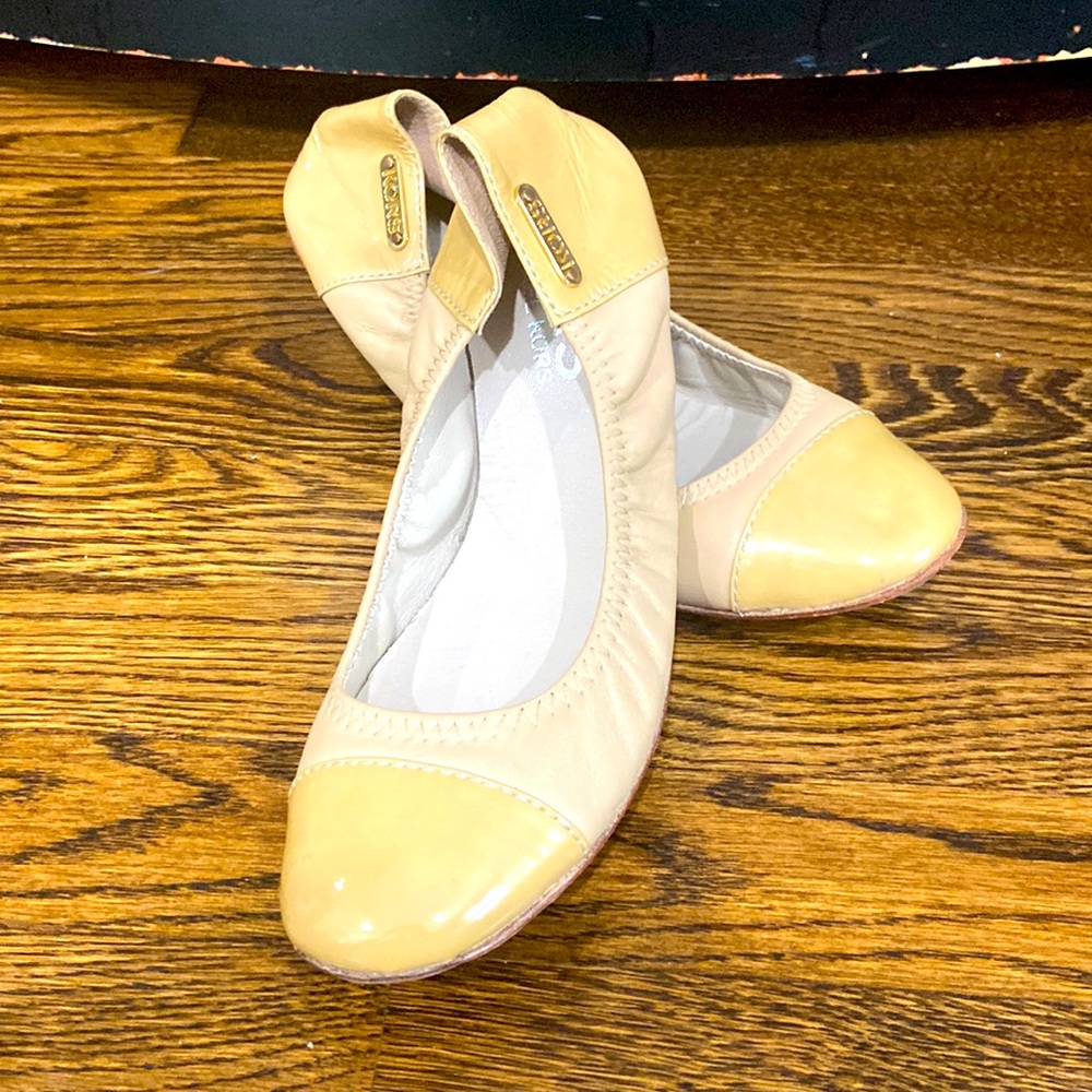 Michael Kors ballet flat